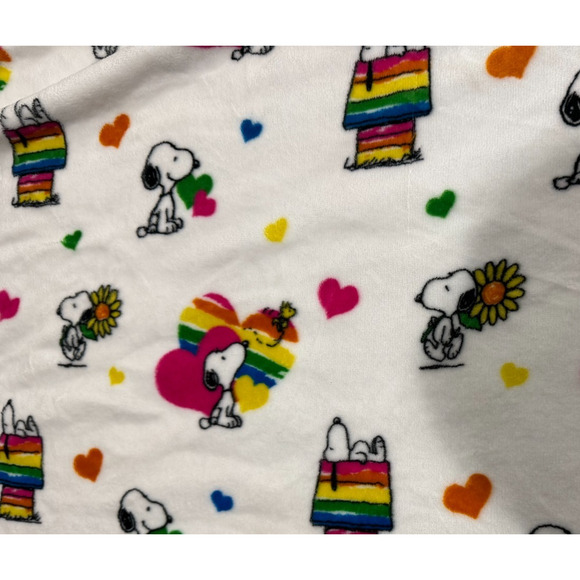Peanuts Snoopy Plush Throw Blanket Rainbows White Soft Cozy 48"x70" Mint - Picture 6 of 7